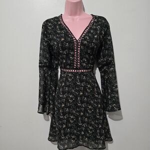Beyond the Radar - Dress - Floral Bell Sleeve Deep V Cut Out - Size M - Black